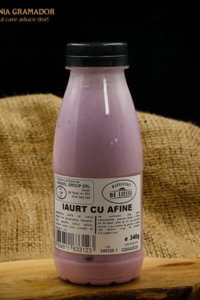 Iaurt cu afine
