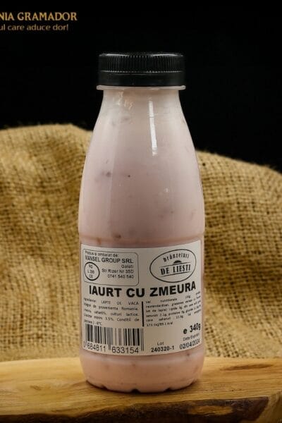 Iaurt cu Zmeură