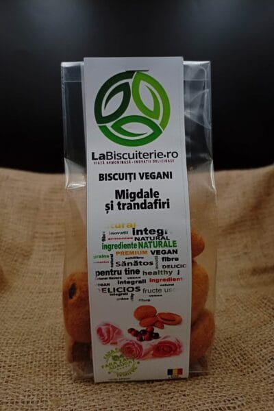 Biscuiți Vegani cu Migdale și Trandafiri