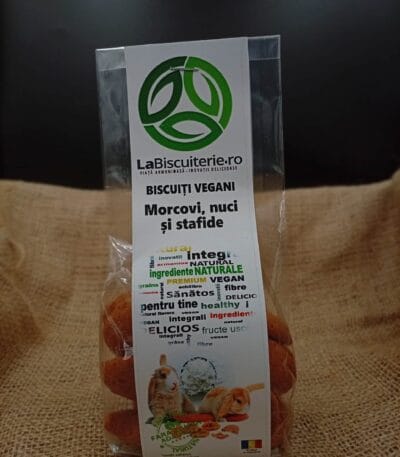Biscuiți Vegani cu Morcovi, Nuci și Stafide