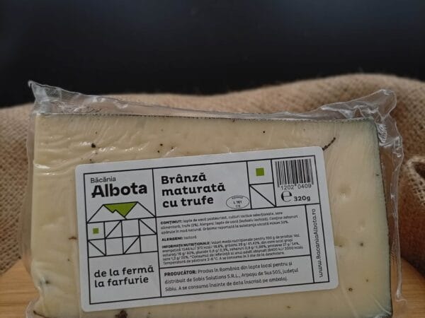 Brânză maturată cu trufe