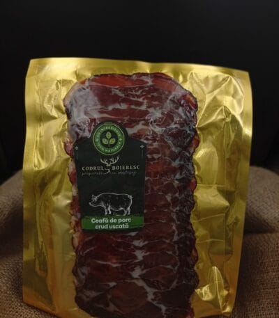 Ceafă de porc crud-uscată